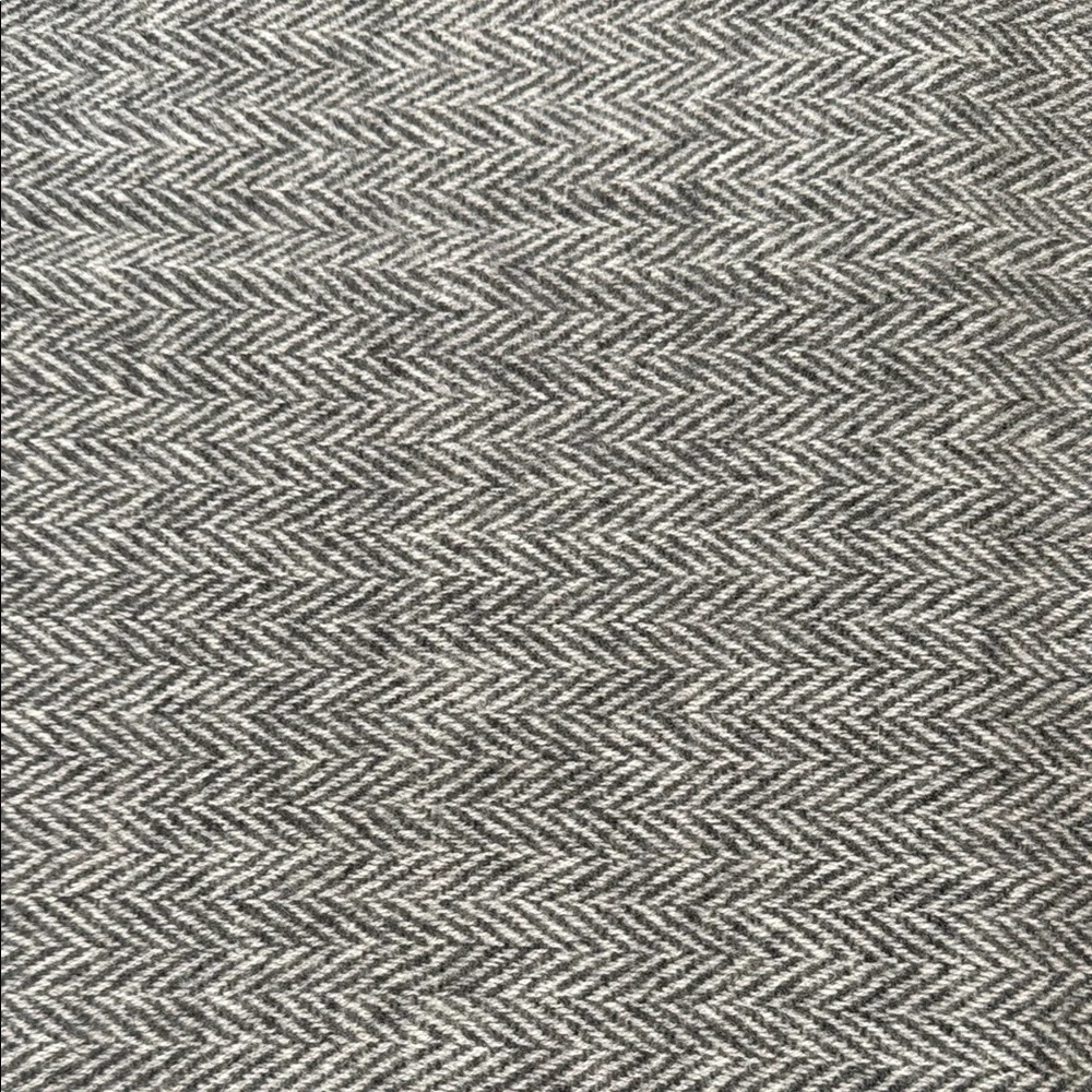 NWT Vince Cashmere Scarf in Gray and White